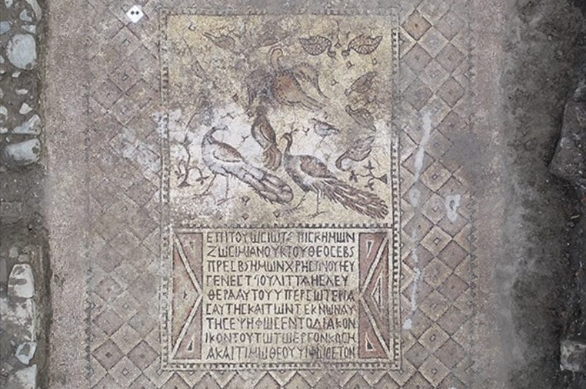 Azat edilen köle mutluluktan kiliseye mozaik döşetmiş