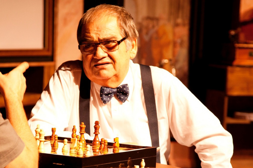 Usta oyuncu İsmail İncekara kalp krizi sonucu vefat etti