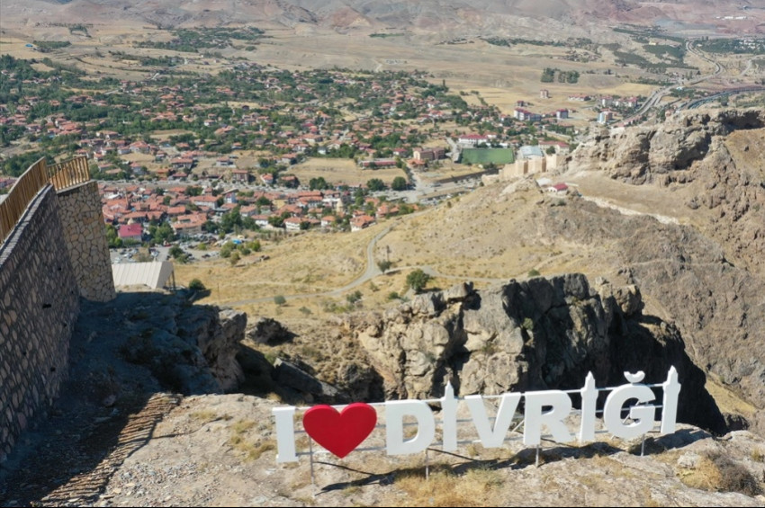 Sivasta Kesdoğan Kalesi ve Divriği Kalesi arasına teleferik kurulacak