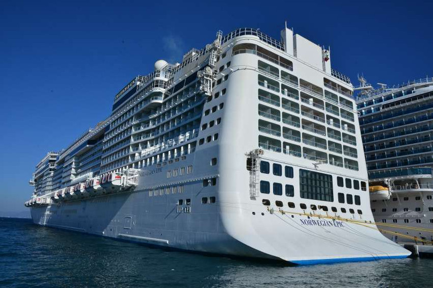 Kuşadası limanına inen turistler Efes Antik Kentine koştu