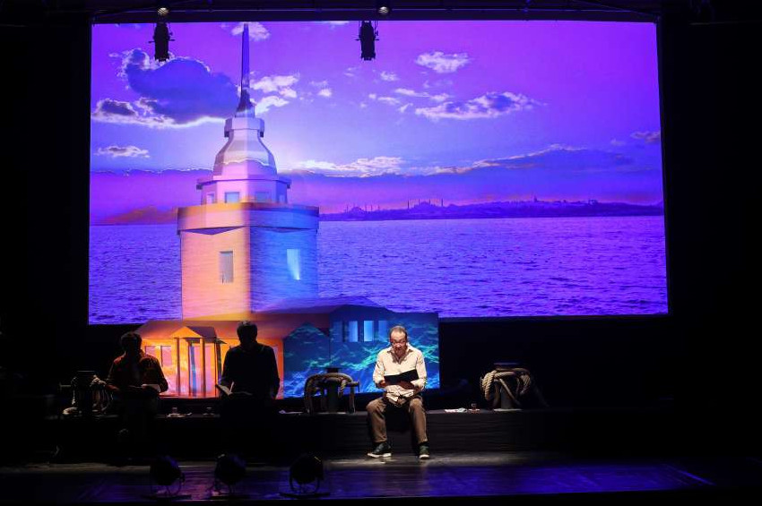 İş Kuleleri Ümit Yaşar Oğuzcan şiirleri ile şenlendi