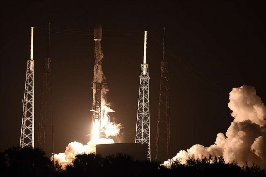 Japonya keşif robotu JAXAyı taşıyan uzay aracını Aya gönderdi