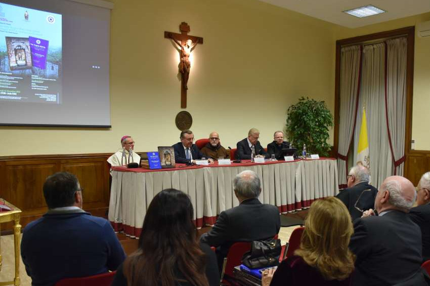 Türkiye ile Vatikan ilişkilerinin tarihi panelle anlatıldı
