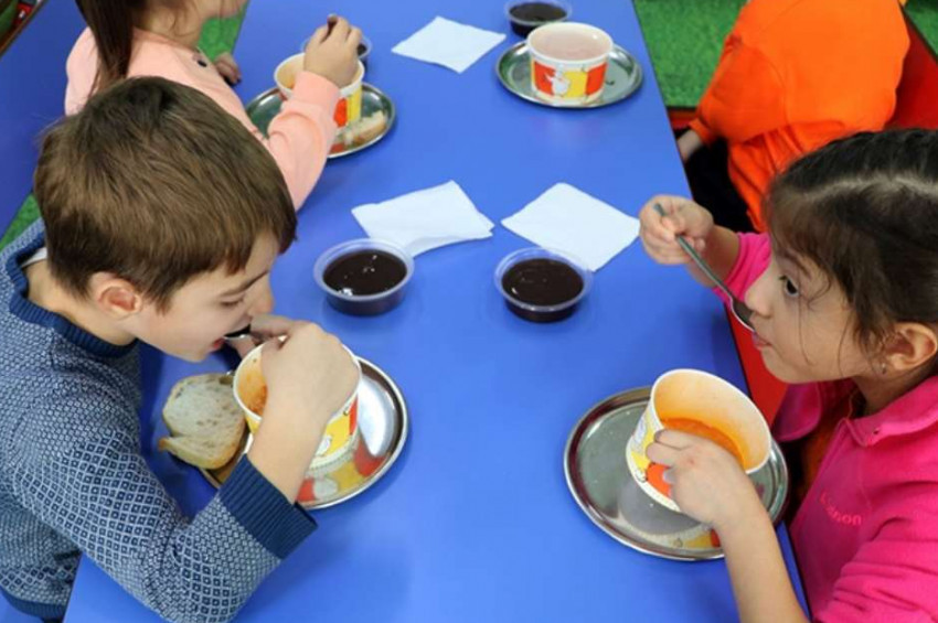 Okul öncesi eğitim gören tüm çocuklara ücretsiz yemek verilecek