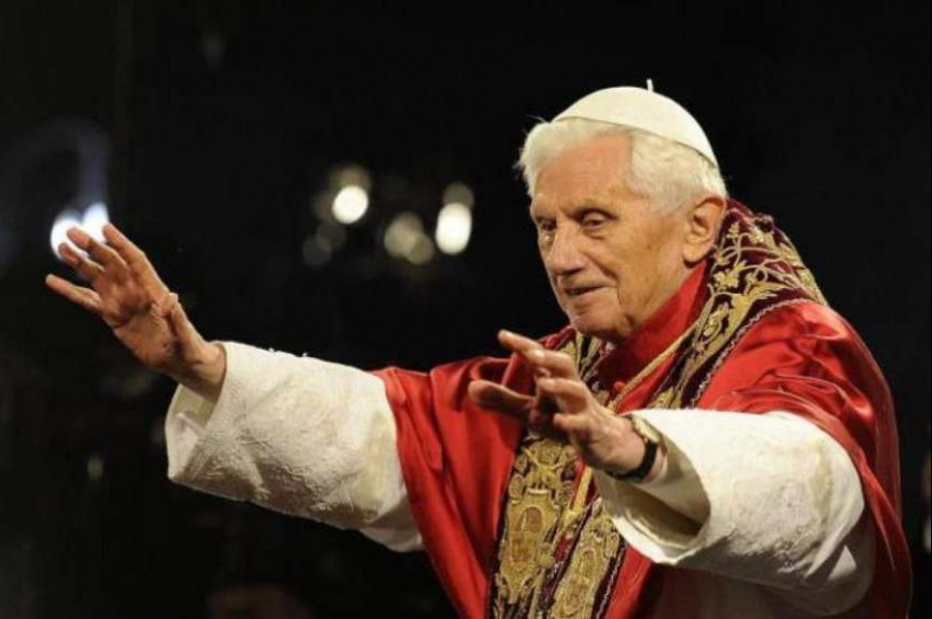 İstifa eden ilk papa 16. Benedict vefat etti