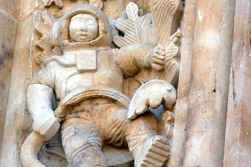 Salamanca Katedrali’ndeki astronot figürünün sırrı