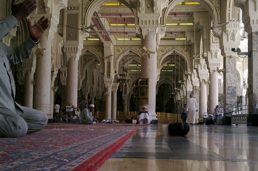 Ramazanda Kabe ve Mescid-i Nebevide itikaf yapılabilecek