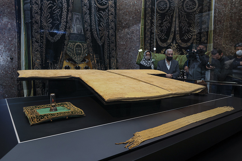 Hırka-i Şerifi görmek isteyen vatandaşlar kuyruk oluşturdu