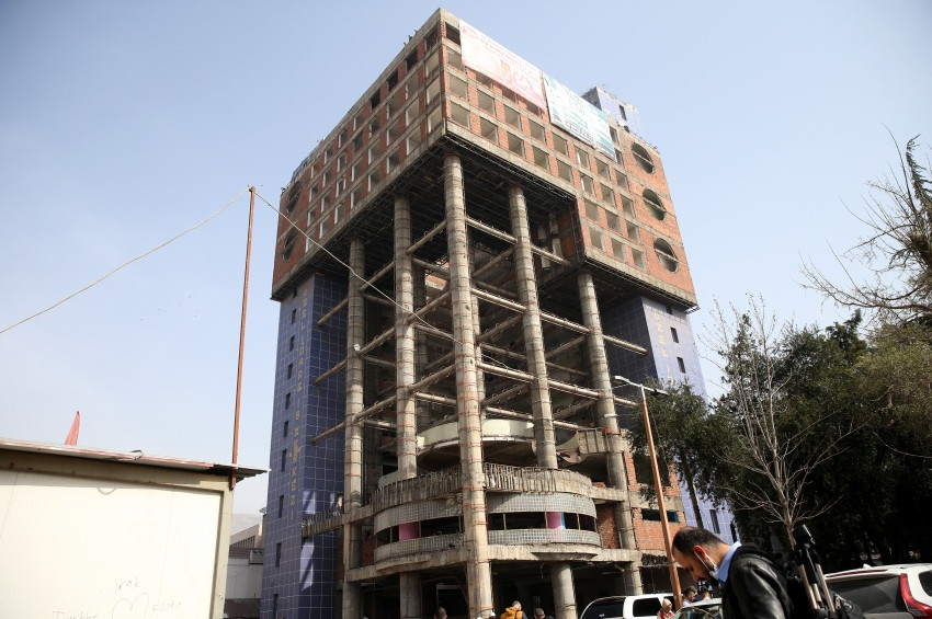 Dünyanın en saçma binası yıkılıyor