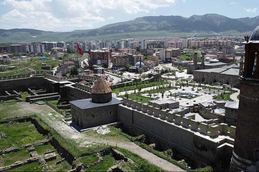 Erzurumda kaç kale olduğu 1998den beri araştırılıyor