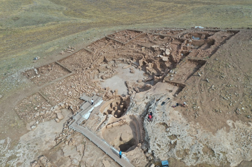 Karahantepede yılın ilk mala darbesi vali Salih Aydandan