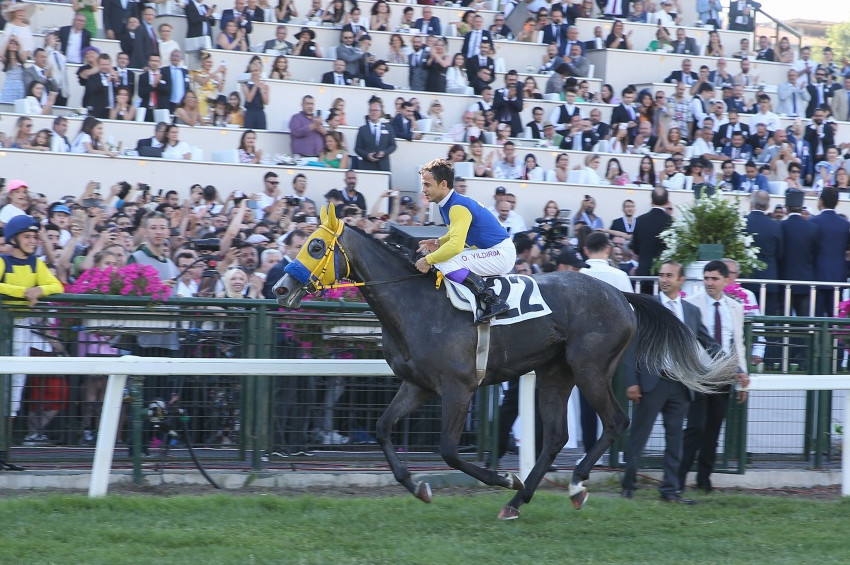 2022 Gazi Koşusunu Secret Power kazandı