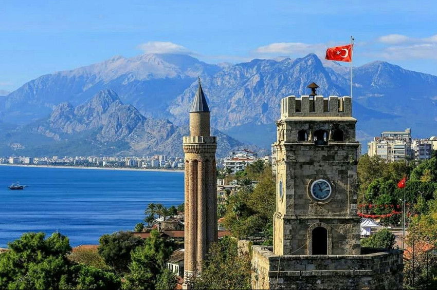 Antalya Saat Kulesinin saati çalınmış!