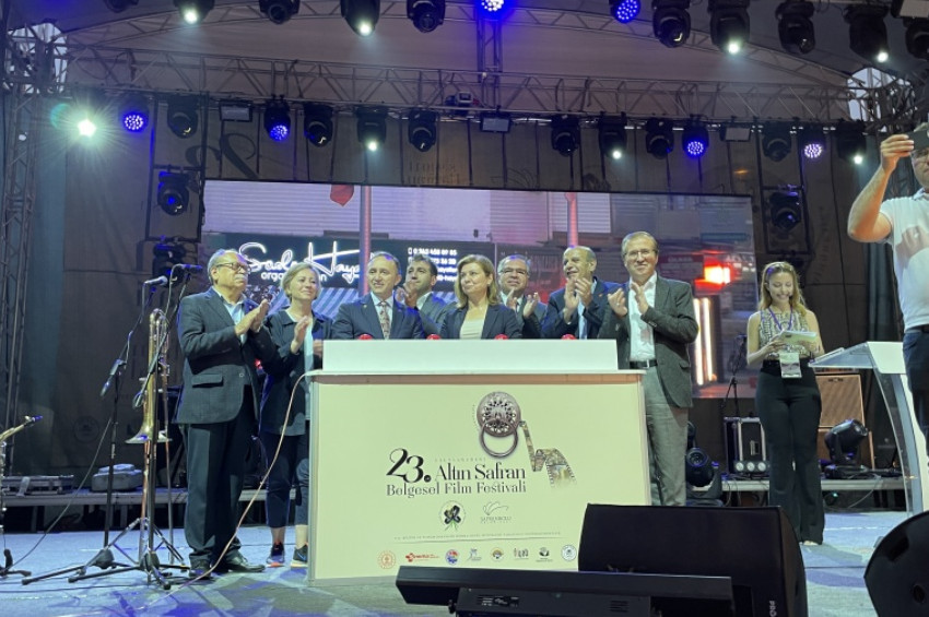 Altın Safran Belgesel Film Festivali meşalesi yakıldı