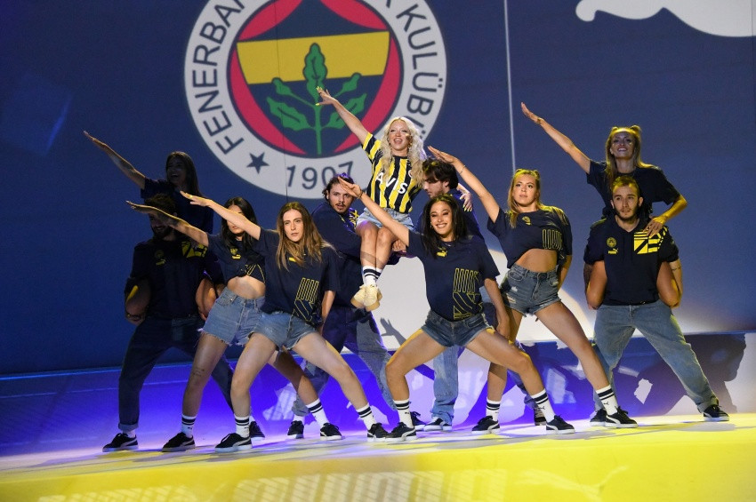 Fenerbahçe’nin 2022-2023 sezonunda giyeceği formalar tanıtıldı