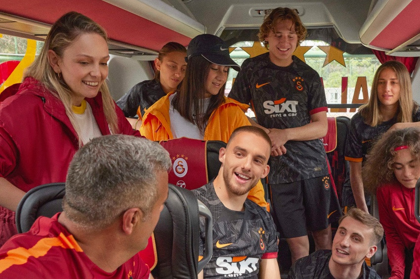 Galatasarayın 2022-2023 sezonunda giyeceği formalar tanıtıldı