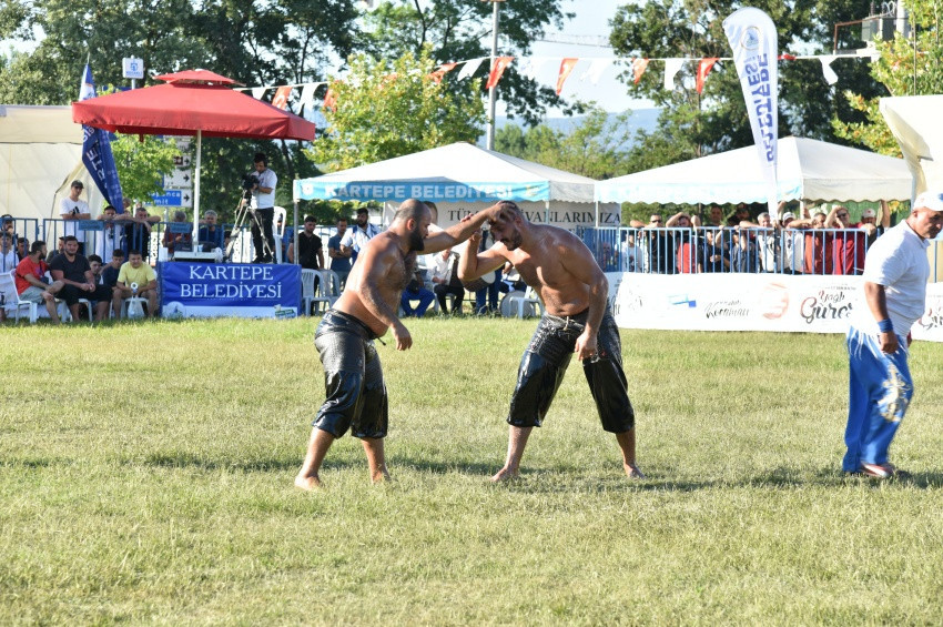 Hergeleci İbrahim Yağlı Pehlivan Güreşlerinin başpehlivanı Tanju Gemici