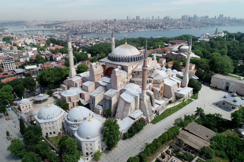 Ayasofya Camisi 2 yılda 6,5 milyon kişiyi ağırladı