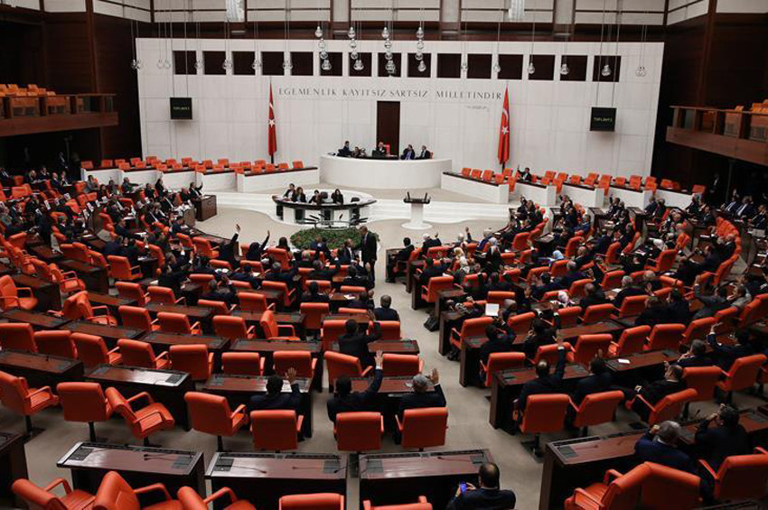 TBMM 1 Ekime kadar tatile çıktı