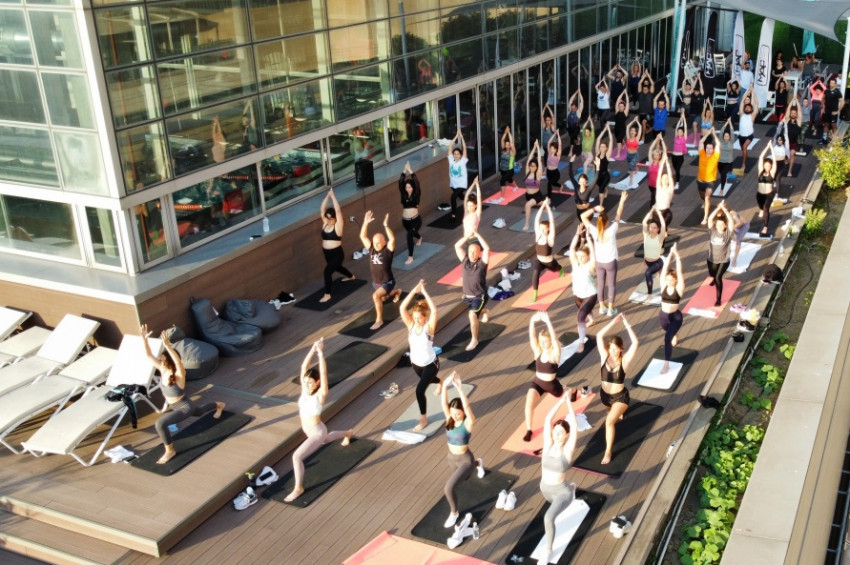 Yoga yüksek tansiyon ve kronik ağrıları azaltıyor