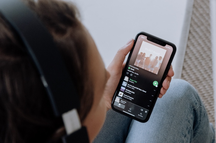 İngilizce öğrenirken müzikten yararlanmak için 6 ipucu ve 10 şarkı önerisi: