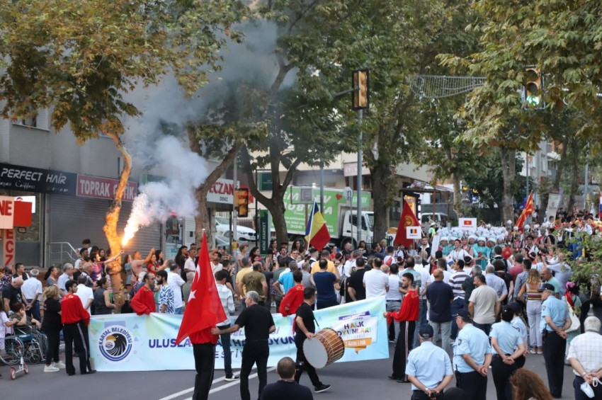 Kartalda Uluslararası Halk Oyunları Festivali Başladı