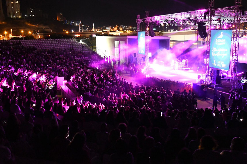 Kuşadası Altın Güvercin Beste Yarışmasında halk oylaması başladı