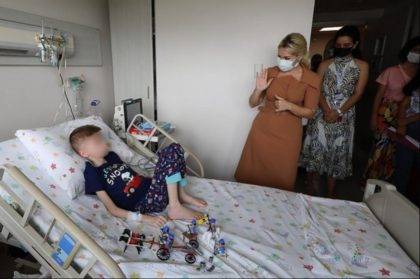 Bursadaki çöp evde bulunan çocuk sağlıklı ve neşeli