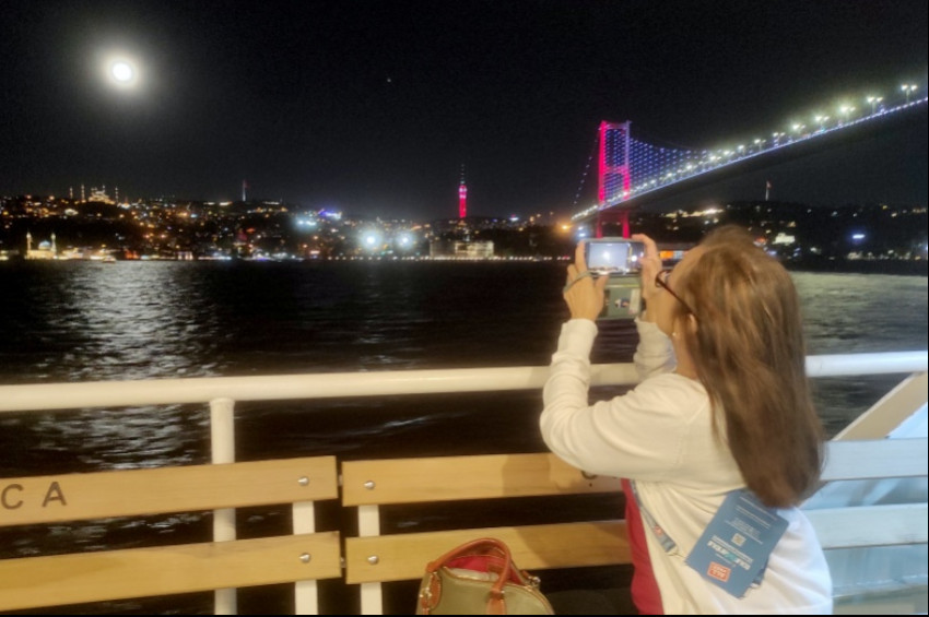 THYnin transit geçenlere İstanbulu tanıtan projesi: Tourİstanbul