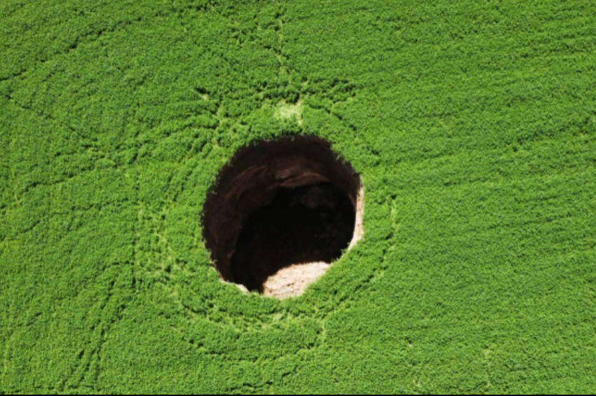 Konyada 25 metre derinliğinde yeni obruk oluştu