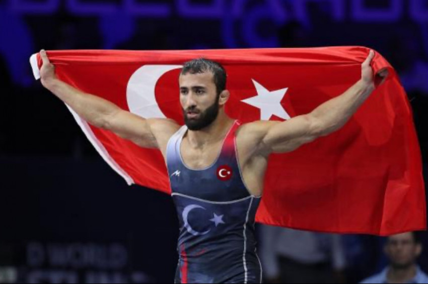 Burhan Akbudak dünya şampiyona oldu
