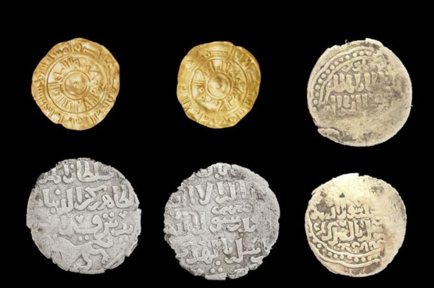 Mısırda bir tapınakta içinde Osmanlı paraları da olan tuhaf bir hazine bulundu