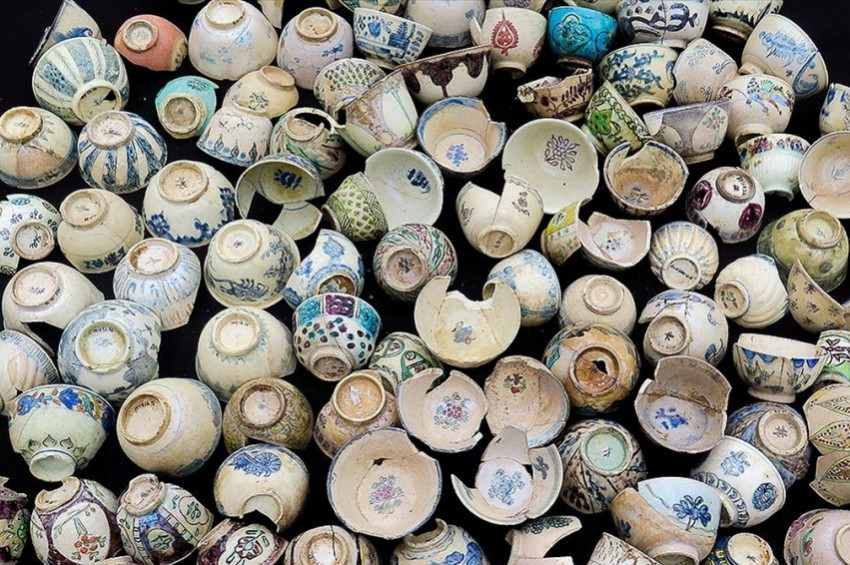 Arkeologlar İzmirde Osmanlı fincanları buldular