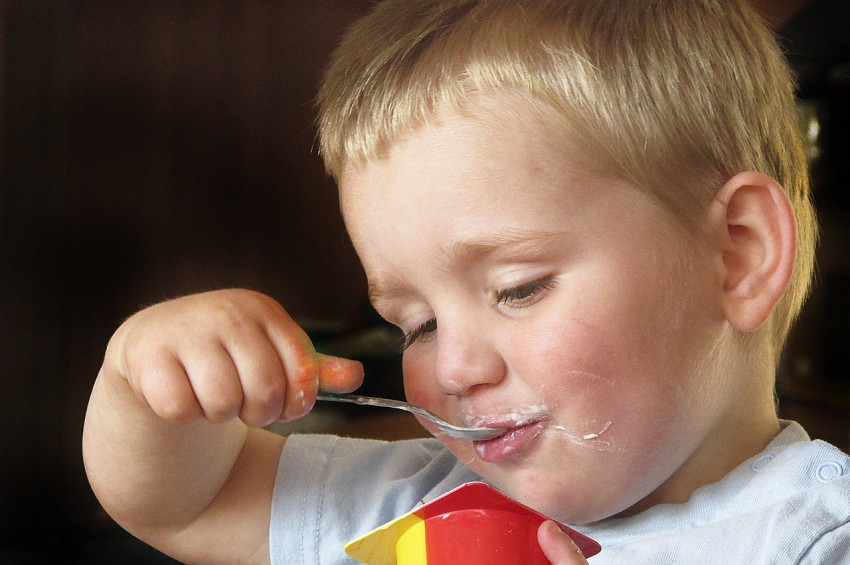 Bebeklerde ek gıdaya ne zaman ve nasıl geçilmeli?