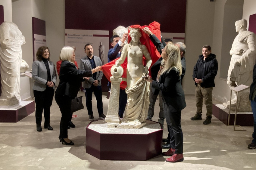 Su perisi heykeli Amasra Müzesindeki yerini aldı