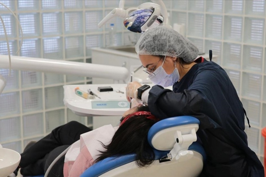 Türkiyede Aile Diş Hekimliği uygulamasına geçiş sürüyor