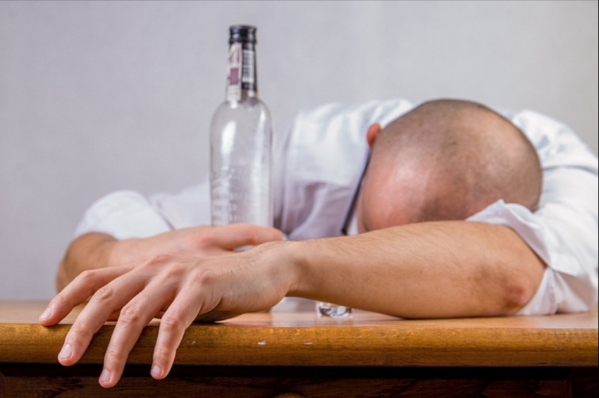 Alkolün bir yan etkisi de reddedilme korkusu