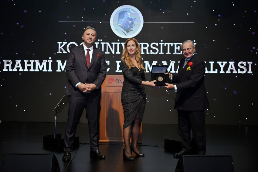 Prof. Dr. Ayşe Zarakol Koç Üniversitesi Rahmi M. Koç Bilim Madalyası’nı aldı
