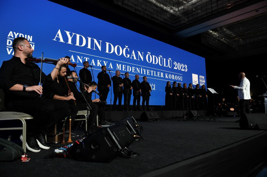 Aydın Doğan ödülü törenle Antakya Medeniyetler Korosuna verildi