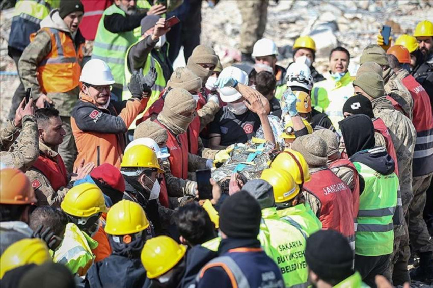 Mucize çocuk Arda depremden 128 saat sonra kurtarıldı