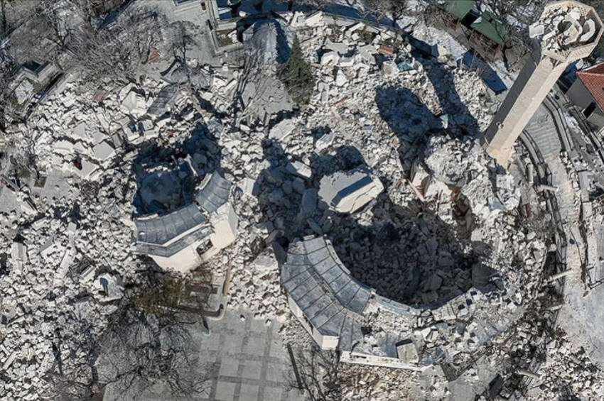 Gaziantepteki Ukkaşe Türbesi depremde yıkıldı