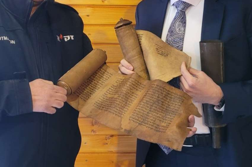 Antakya Sinagoğu enkazından çıkan parşömenler