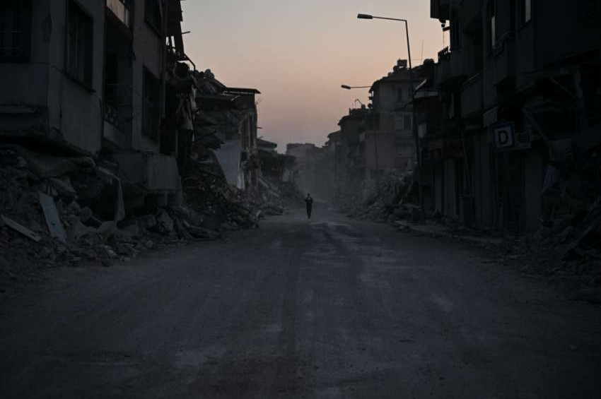 Depremlerdeki  ölü sayısı 44 bini aştı