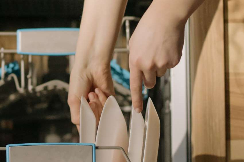 Bulaşık makinesinde kullanılan deterjan ve parlatıcılar sağlığa zarar veriyor