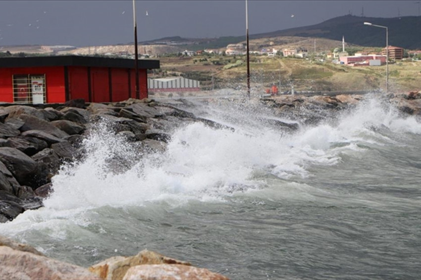 Marmara Bölgesi ve İstanbula şiddetli fırtına uyarısı