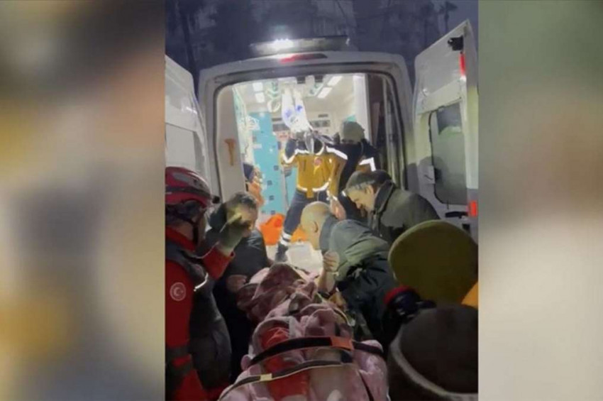 Hatayda 62 yaşındaki kadın 50 saat sonra sağ olarak kurtarıldı