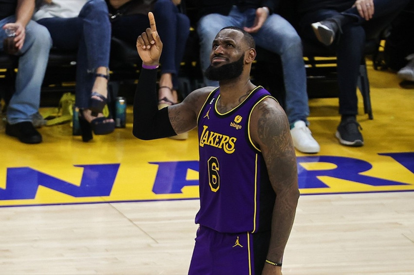 LeBron James rekorunu kırarak Kerim Abdülcabbarı sevindirdi