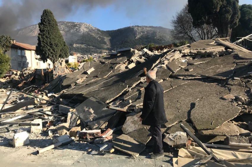 Antakyadaki Anadolunun en eski camisi depremde yıkıldı