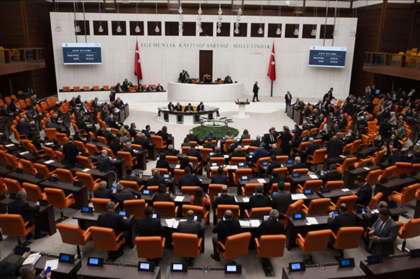 Emeklilikte Yaşa Takılanları emekli edecek yasa onaylandı