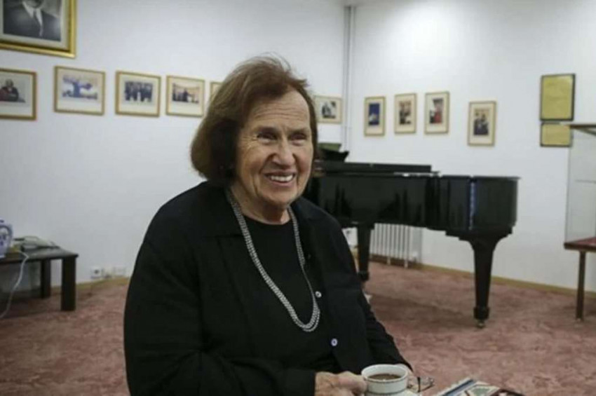 Piyanist Ayşegül Sarıca vefat etti